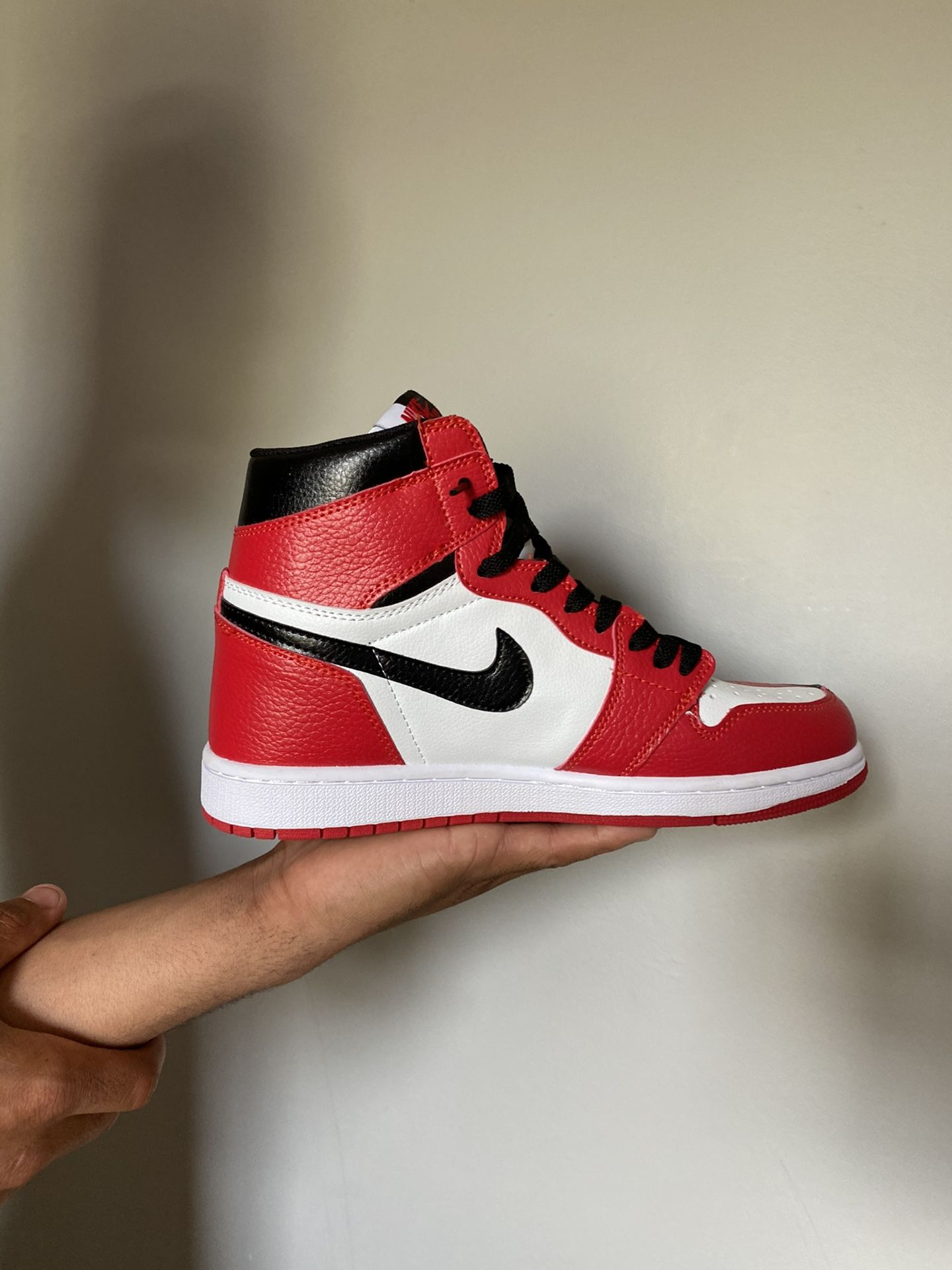 Jordan 1 Size 8.5