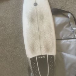 Surfboard 5’5