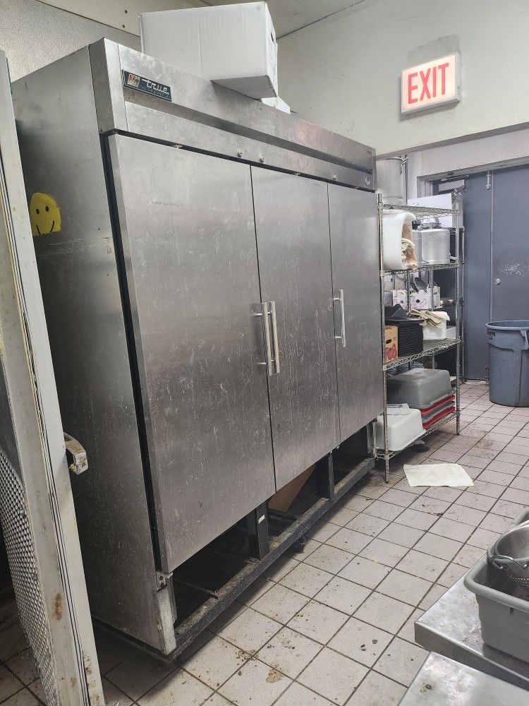 Restaurant Commercial True T72 3 Door Reach In Cooler Stainless Steel