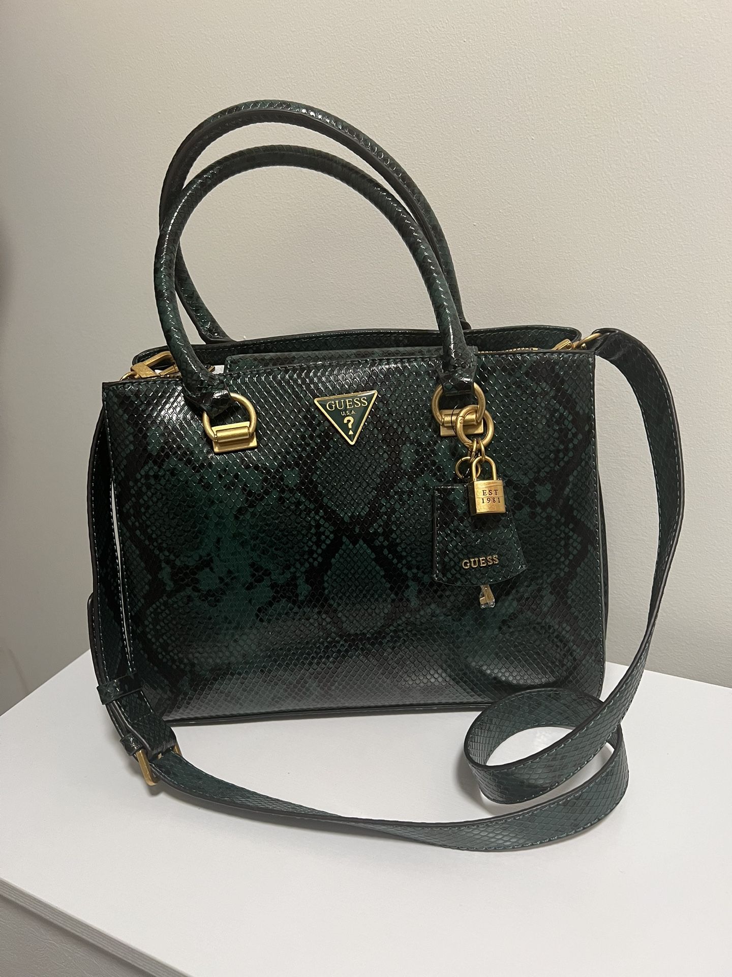 Guess Tote