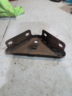 67-72 Chevy GMC Pickup Blazer Suburban Fender To Radiator Support Bracket Oem