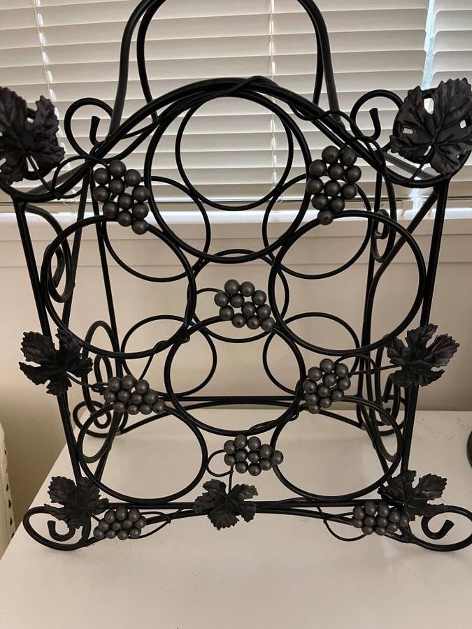 VINTAGE BLACK WROUGHT IRON WINE HOLDER RACK W GRAPE VINES DECORATION