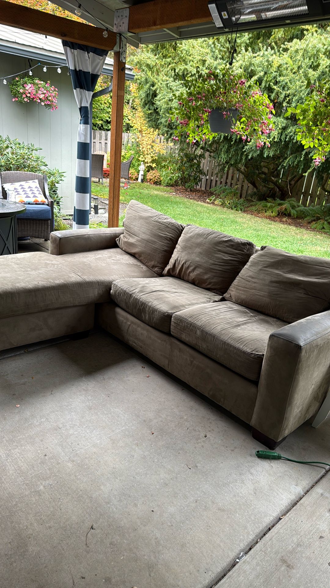 Comfy Couch with Movable Chaise