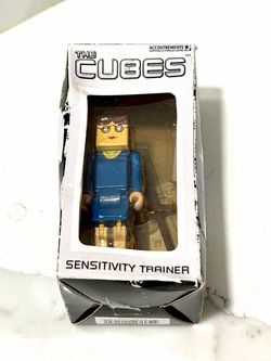 2005 The Cubes Sensitivity Trainer Eve Figure Accoutrements #11545 Boxed