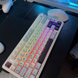 AULA F75% WIRELESS MECHANICAL KEYBOARD / HYPERX WIRELESS PULSEFIRE HASTE 2 CORE GAMING MOUSE 