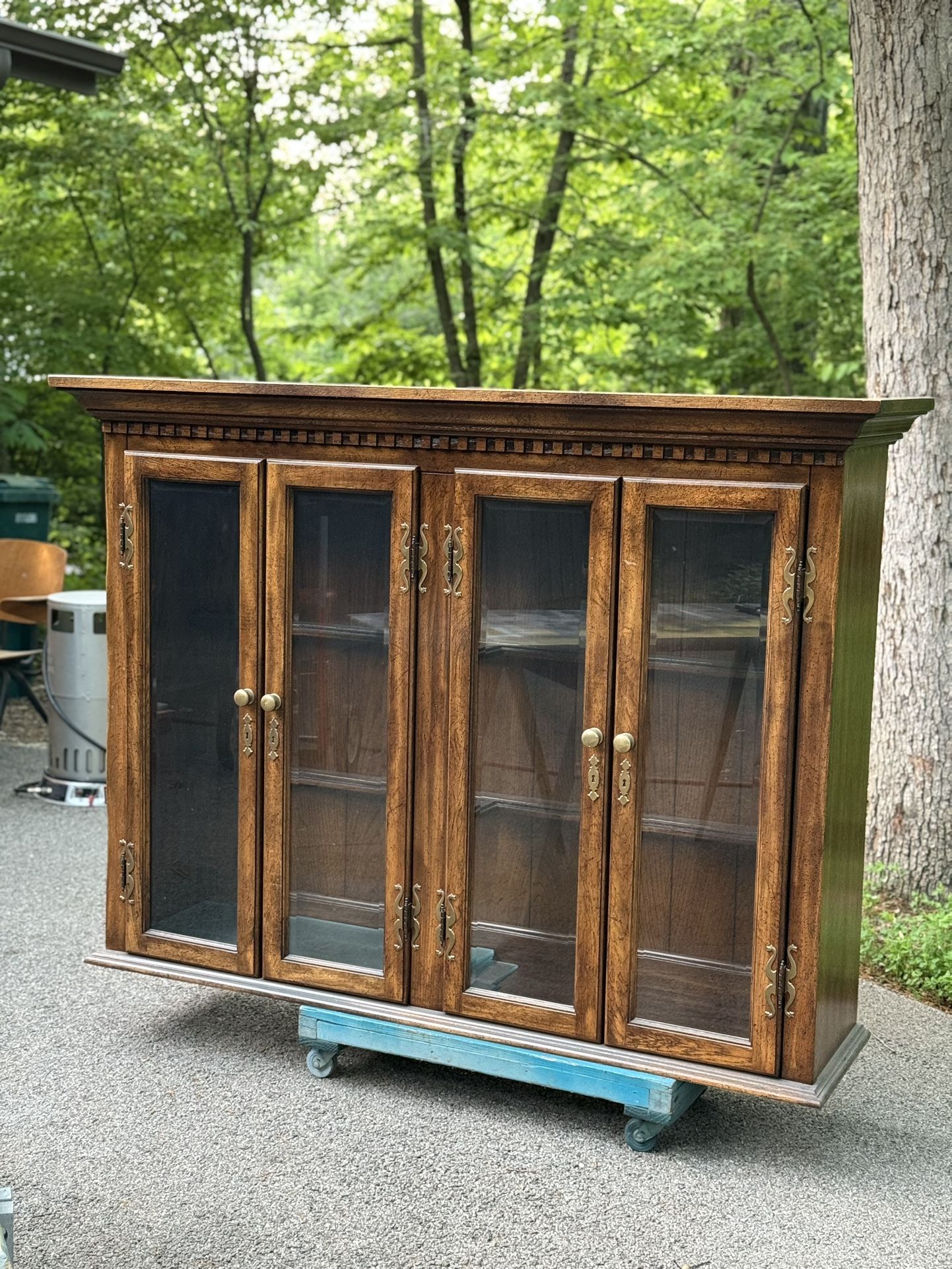 Display Cabinet/ Hutch
