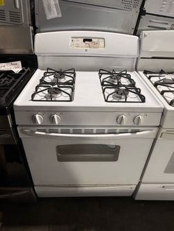 GE white 4 burner range stove