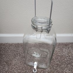 Clear Glass Drink Dispenser 