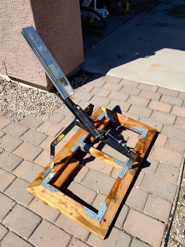 Clay Pigeon Thrower
