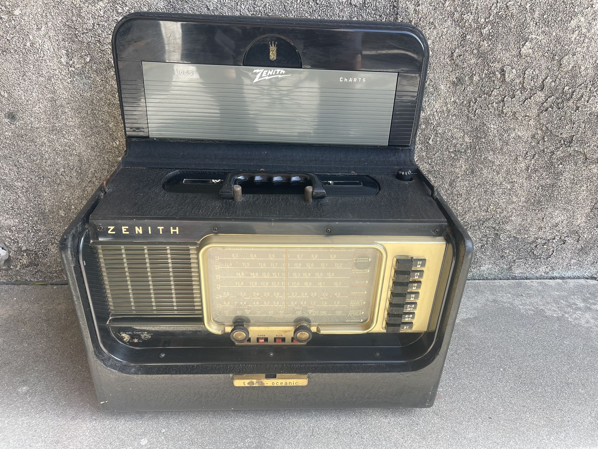 Zenith Trans Oceanic Wave Magnet