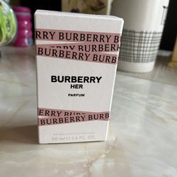 Burberry Her Perfume 