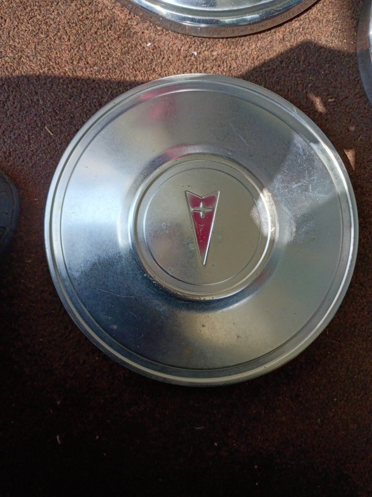 Pontiac Dog Dish Hub Cap