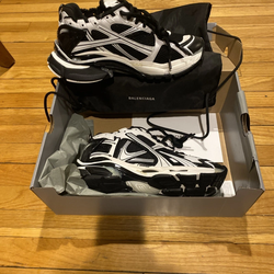 White and Black Balenciaga Runners EU 44 Size 11 BRAND NEW READ THE DESCRIPTION
