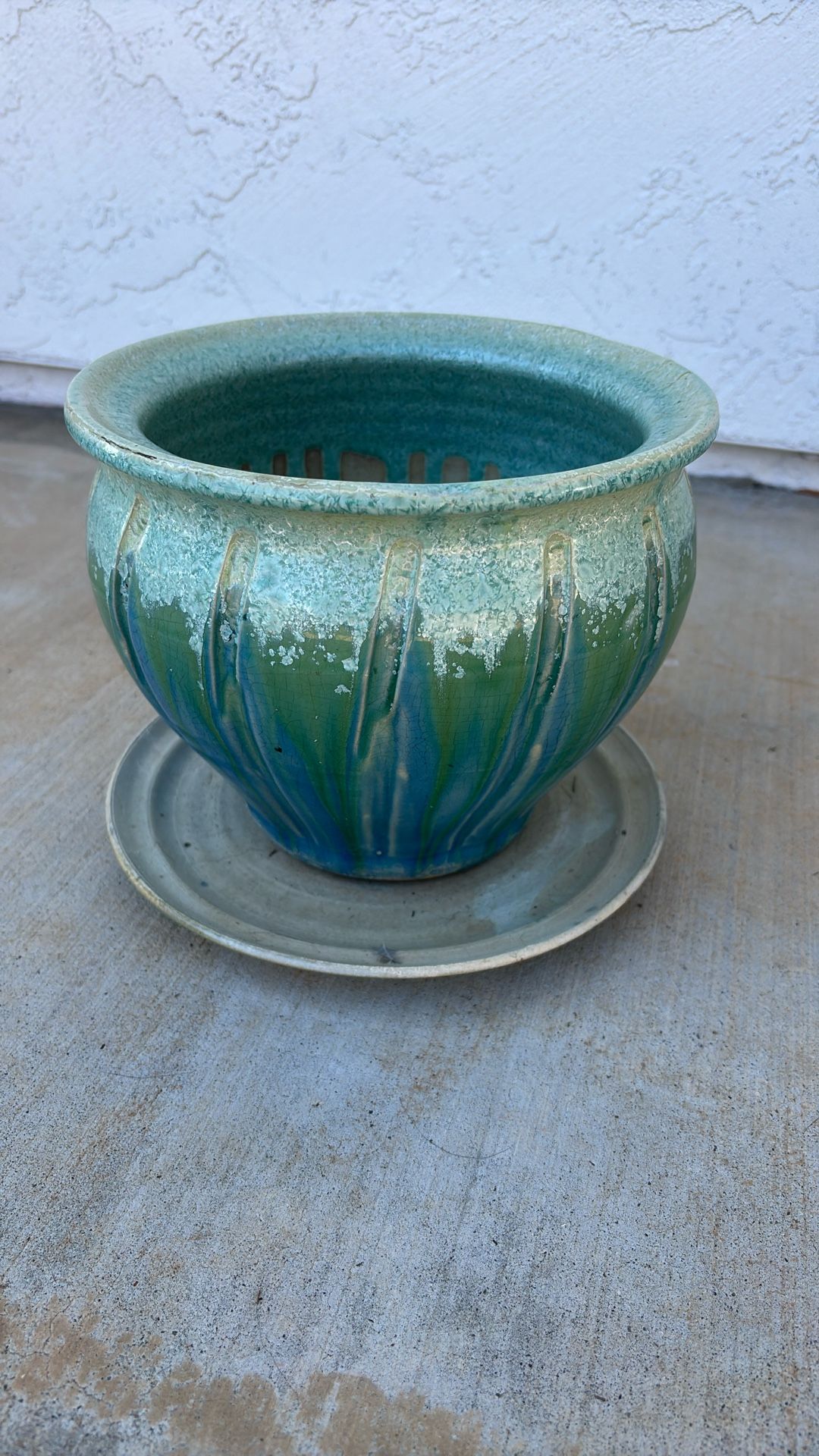 VINTAGE POT & Clay Dish