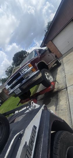 Roadside Assistance - Cars and Trucks.