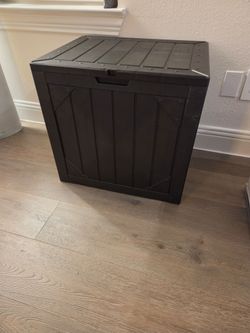 30 gallonresin deck box