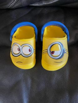 Minions crocs