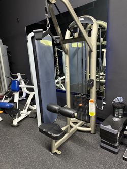 Matrix Commercial Lat Pulldown – 295 lb Stack – $1,199