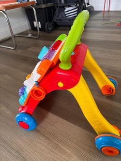 VTech Sit-to-Stand Stroll & Discover Activity Walker in great condition!