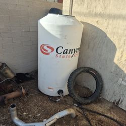 Water Tank 250 Gallons, 250 bucks