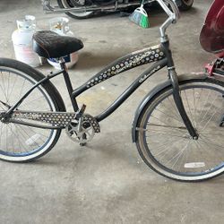 Ladies Diamondback Beach Cruiser