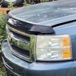 Chevy Silverado Hood protector / Deflector