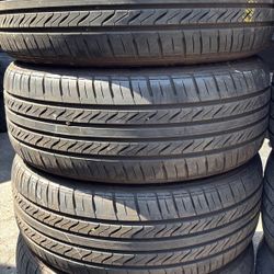 Set 215/55-17 Sentury Con El 80% De Vida 