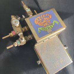 Glass blowing foot pedal