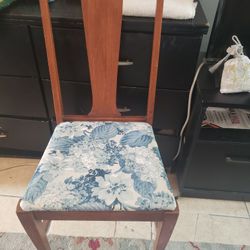 antique chair for sell 