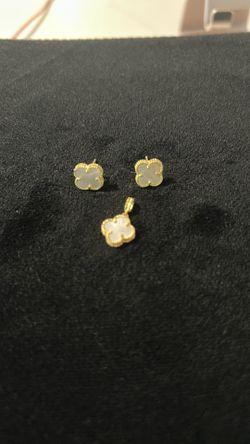VCA Half Set 18k Yellow Gold