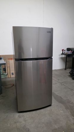 FRIGIDAIRE REFRIGERATOR