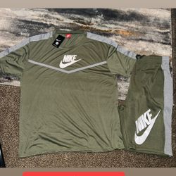 Green Nike Short Set . Men 2x 