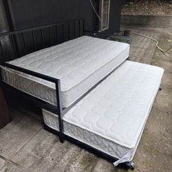 Twin Daybed With Trundle (Mattresses Included)