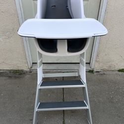 4 MOMS HIGH CHAIR 