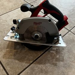 Milwaukee M18 Circular Saw (Tool Only)