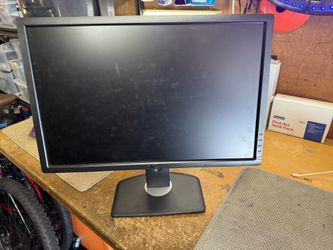 Dell 24 “ Computer Screen