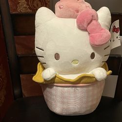 Hello Kitty Cupcake 🧁 Plush 