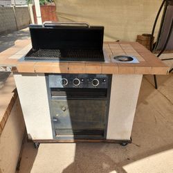 Bull barbecue on wheels