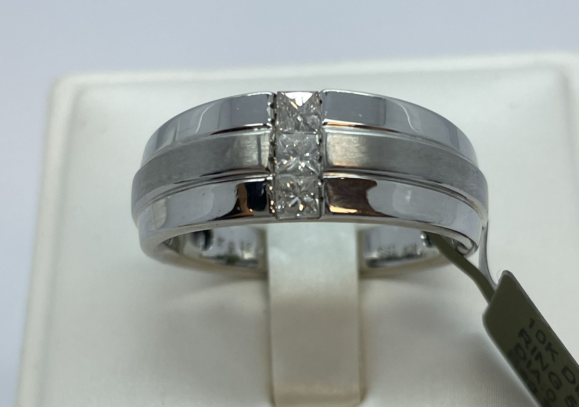 10K Gold Diamond Ring.New 