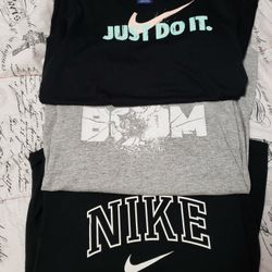 3 NIKE tshirts Size Small 