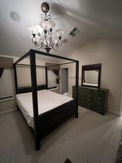 Modern Canopy Queen Bed Frame 