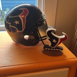 Full Size Replica Helmet & Logo Statue