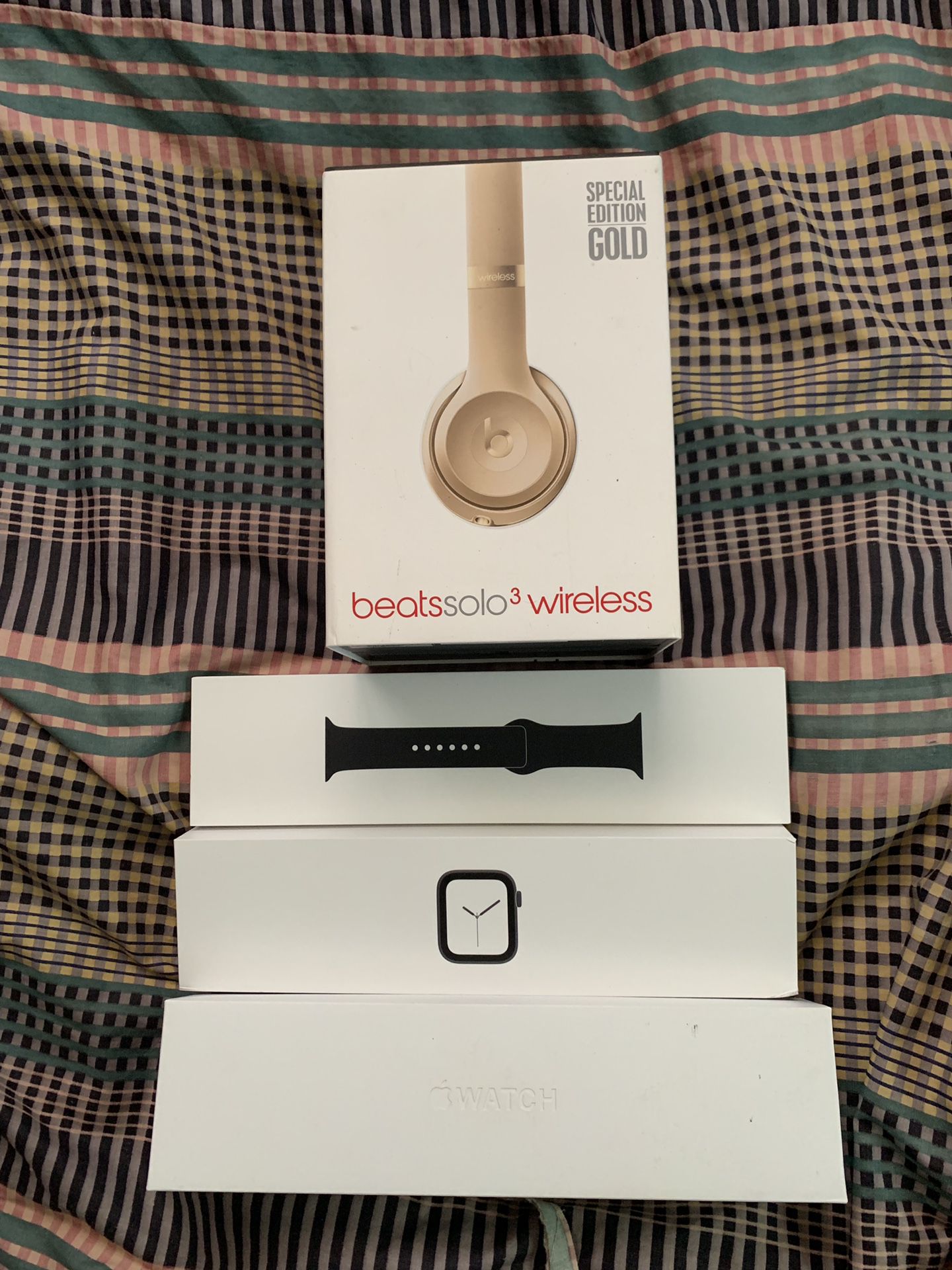 Apple Watch series 4 and beats solo3