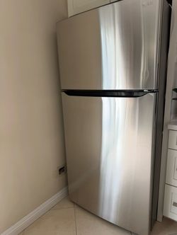 New LG refrigerator