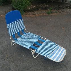 Retro Vintage Folding Chaise Lounge Chair Pool Vinyl Tube