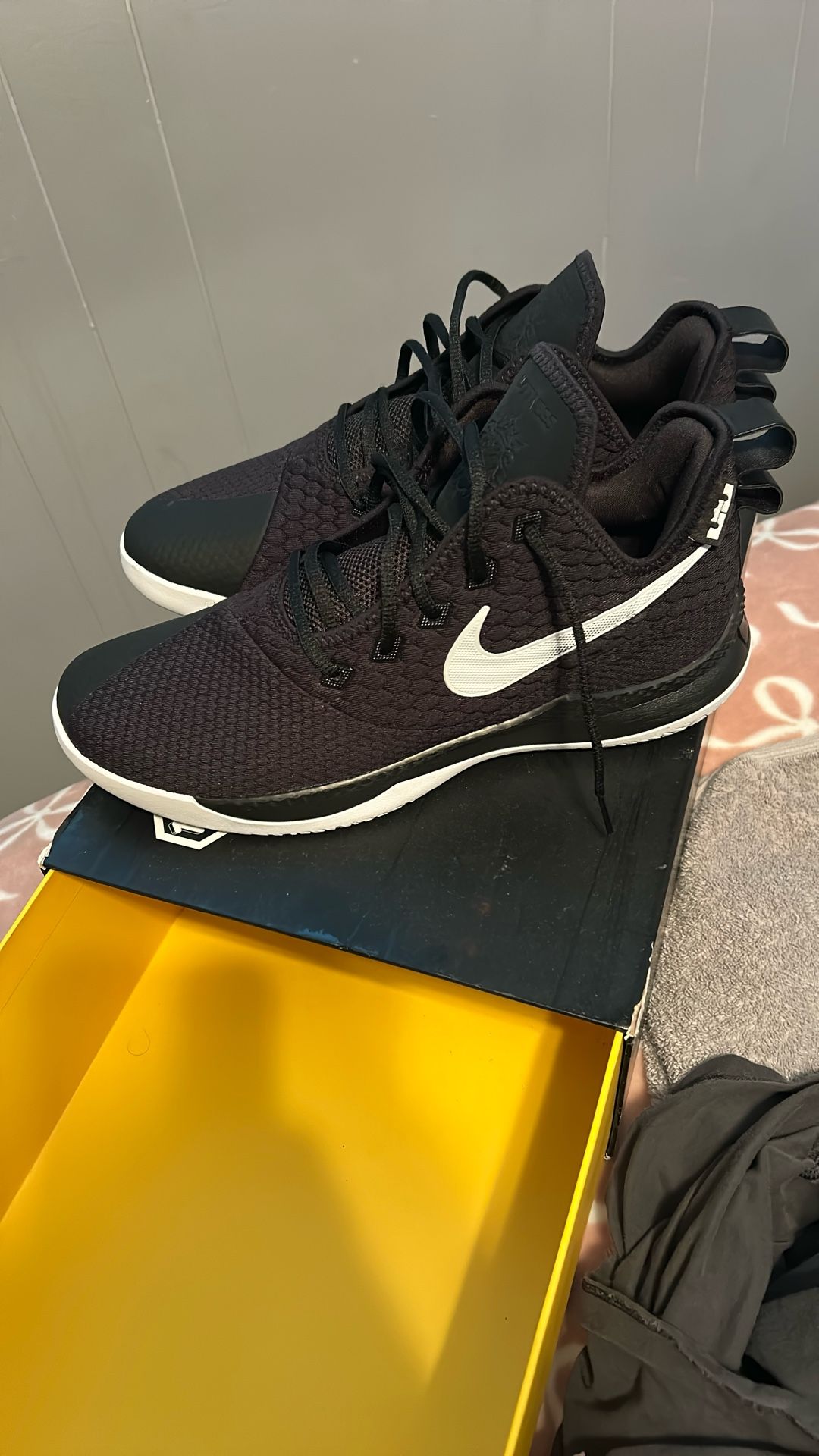 Nike LeBron Witness 3 
