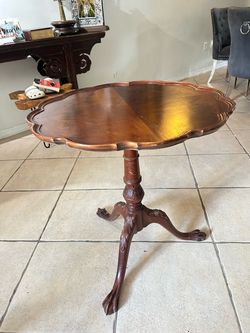 Victorian tilt top table. Mesa victoriana. Mesa flor table flower antique, Antigua.