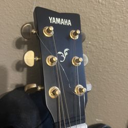 Yamaha F335 