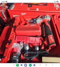 MIKWUAKEE M12 CORDLES EXPANSION TOOL KIT NEW