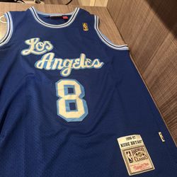 Kobe Bryant Mitchell & Ness Fully Sitched Authentic Blue Lakers #8 Jersey ( BRAND NEW )